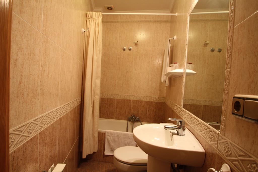 Hostal Restaurante Cuatro Caminos Calera y Chozas Номер фото