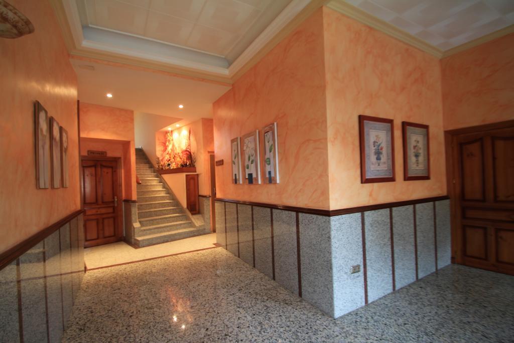 Hostal Restaurante Cuatro Caminos Calera y Chozas Екстер'єр фото