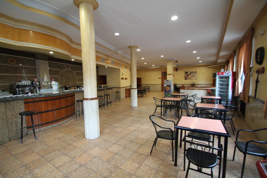 Hostal Restaurante Cuatro Caminos Calera y Chozas Екстер'єр фото
